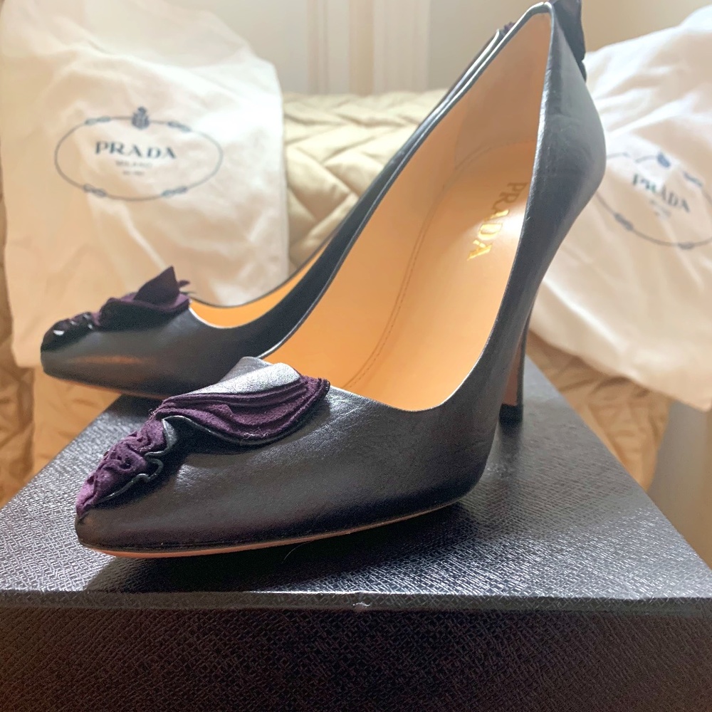 Prada leather pumps in gorgeous aubergine color